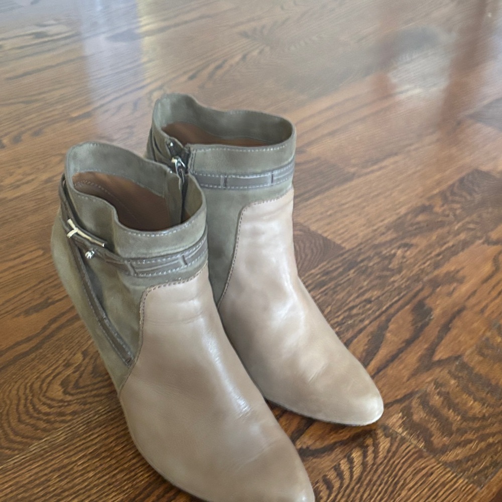 Elegant Coach Taupe Ankle Boots